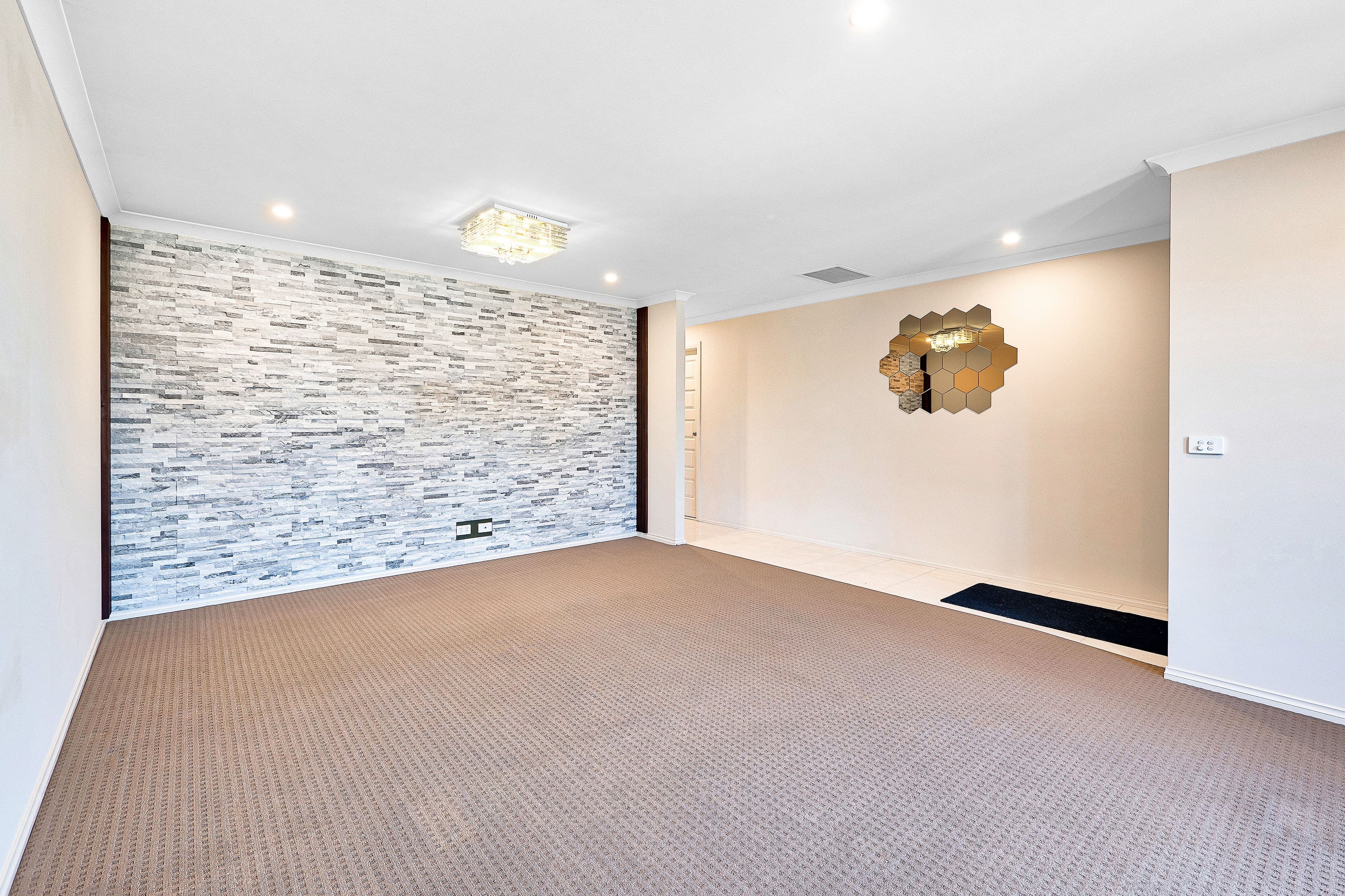 27 Stanford Street, Cranbourne West VIC 3977, Cranbourne West - Thumbnail 4