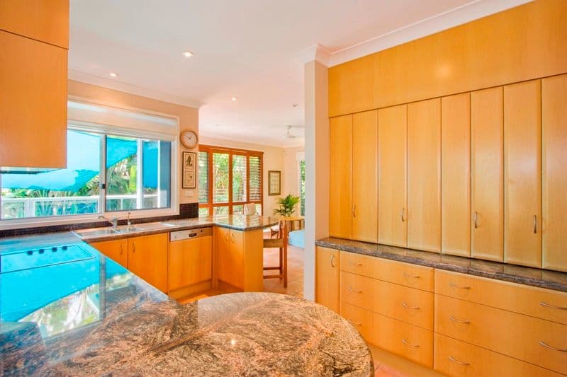 14 Seaside Avenue, MERMAID BEACH QLD 4218, Mermaid Beach - Thumbnail 3