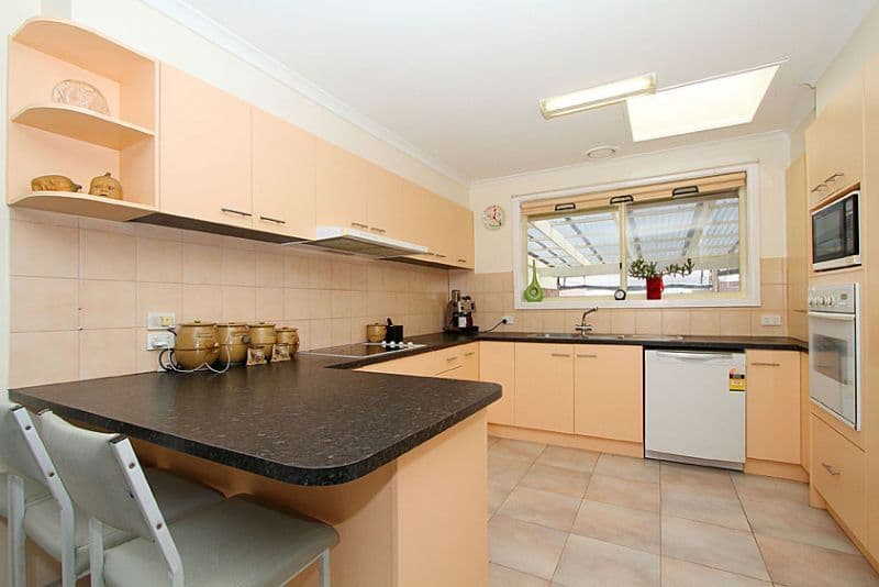 4 Charlton Place, THOMASTOWN VIC 3074, Thomastown - Thumbnail 2