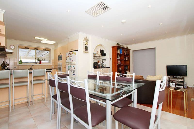 4 Charlton Place, THOMASTOWN VIC 3074, Thomastown - Thumbnail 3