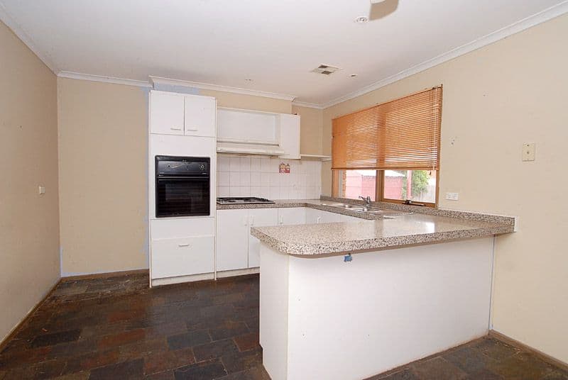 39 Doris Drive, HOPPERS CROSSING VIC 3029, Hoppers Crossing - Thumbnail 2