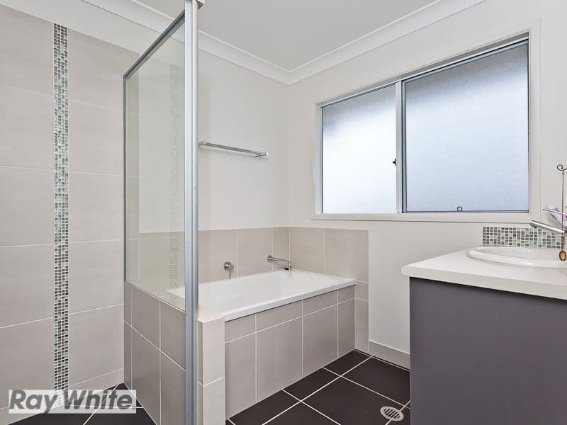 33 Merion Crescent, NORTH LAKES QLD 4509, North Lakes - Thumbnail 8