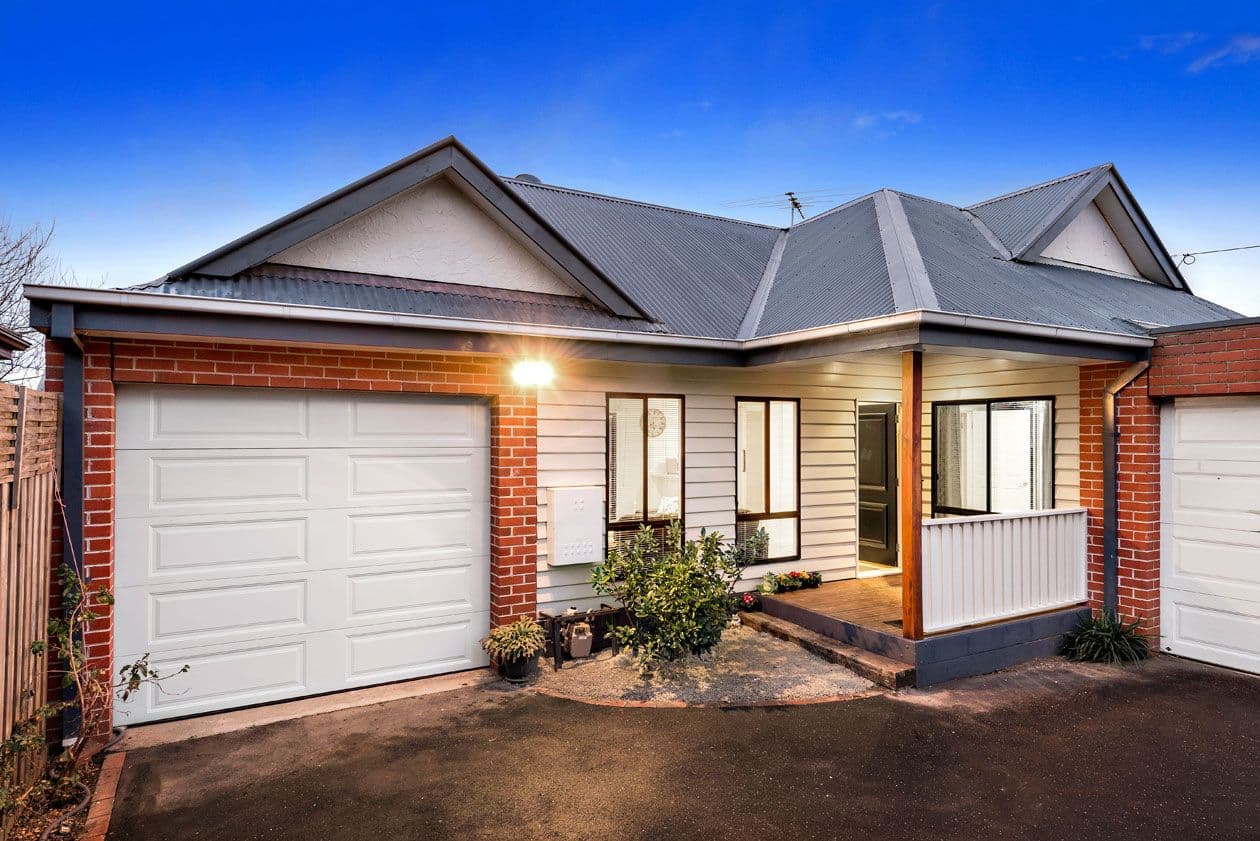 61 Lahona Avenue, BENTLEIGH EAST VIC 3165, Bentleigh East - Thumbnail 2