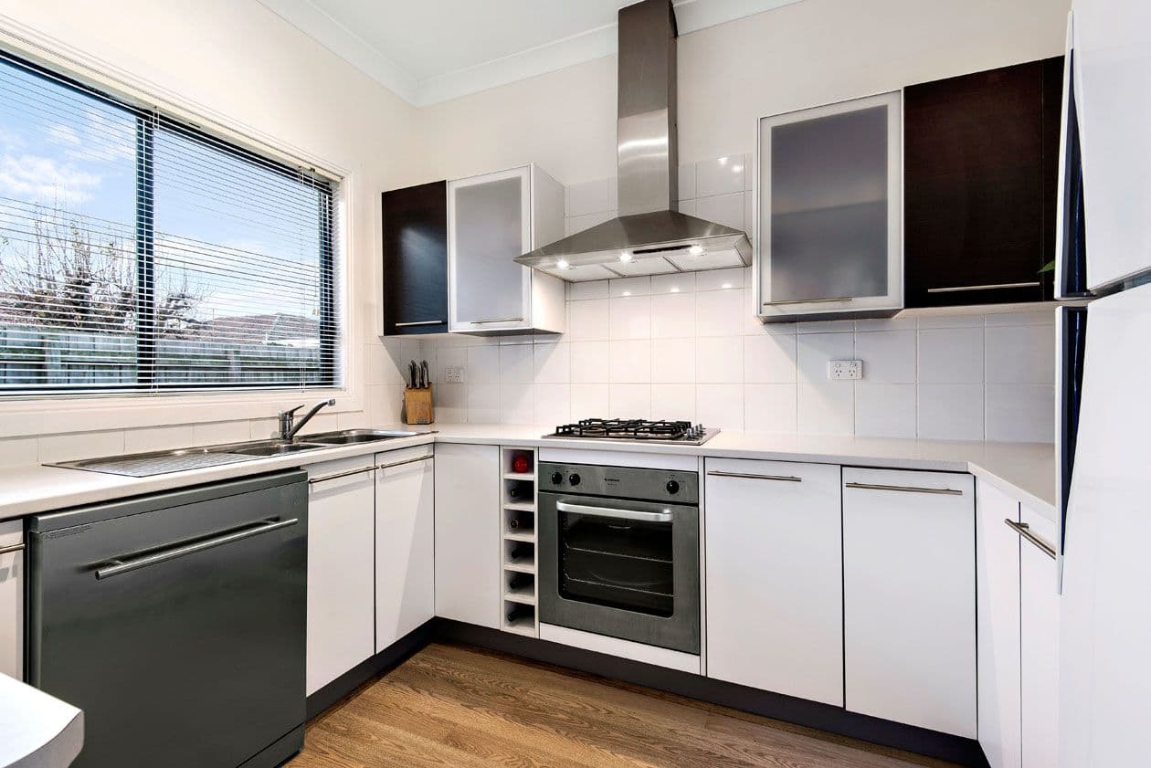 61 Lahona Avenue, BENTLEIGH EAST VIC 3165, Bentleigh East - Thumbnail 3
