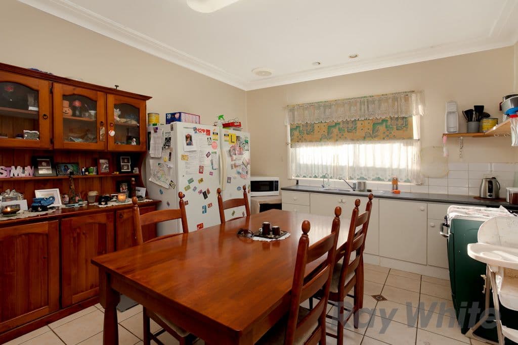 42 Glendale Drive, GLENDALE NSW 2285, Glendale - Thumbnail 2