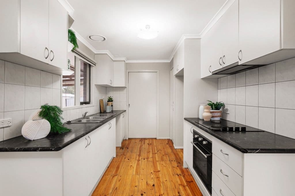 12 Rosanna Court, Craigieburn VIC 3064, Craigieburn - Thumbnail 2