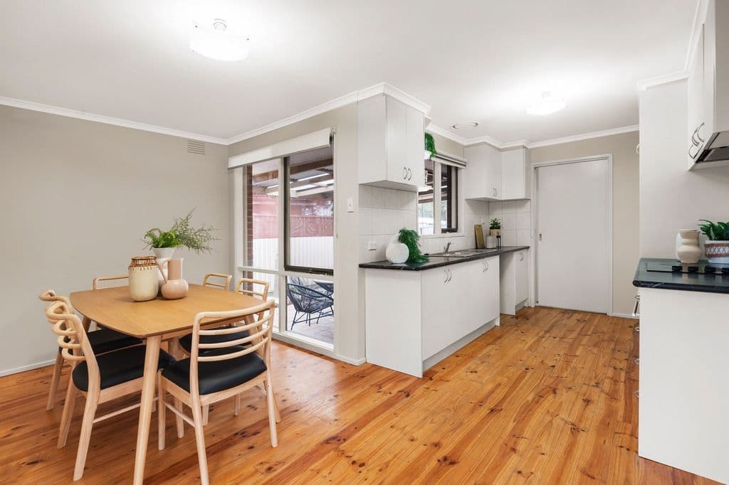12 Rosanna Court, Craigieburn VIC 3064, Craigieburn - Thumbnail 3