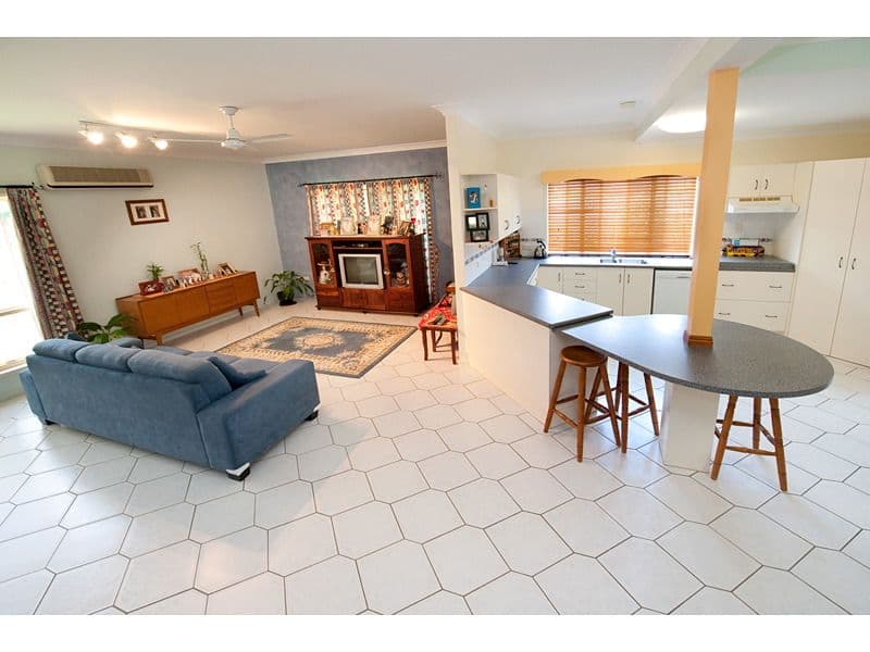 16 Meyenberg Court, NORMAN GARDENS QLD 4701, Norman Gardens - Thumbnail 2