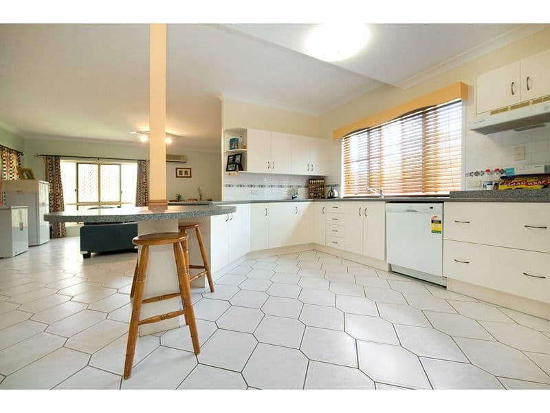 16 Meyenberg Court, NORMAN GARDENS QLD 4701, Norman Gardens - Thumbnail 3