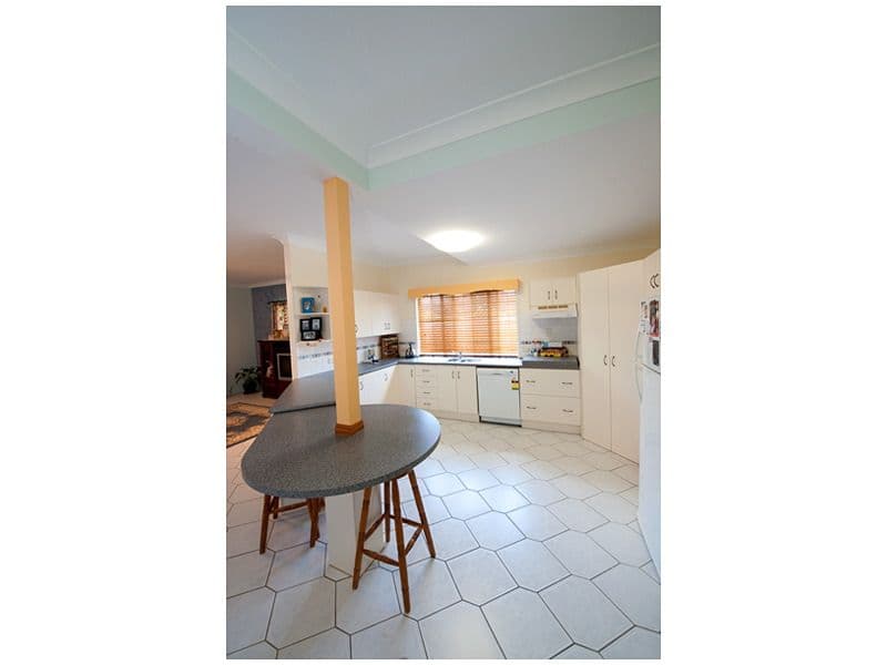 16 Meyenberg Court, NORMAN GARDENS QLD 4701, Norman Gardens - Thumbnail 5