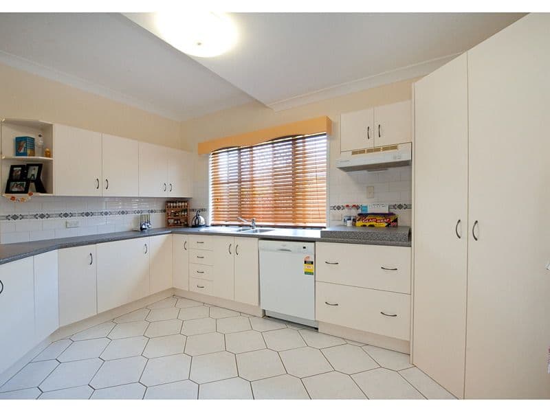 16 Meyenberg Court, NORMAN GARDENS QLD 4701, Norman Gardens - Thumbnail 7