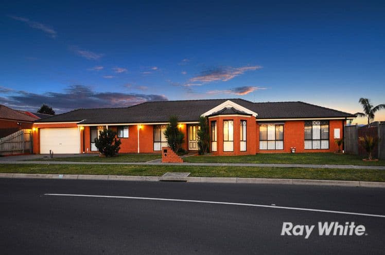 92 Cherryhills Drive, CRANBOURNE VIC 3977, Cranbourne - Thumbnail 2