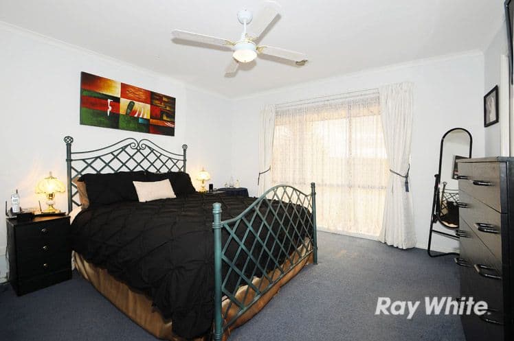 92 Cherryhills Drive, CRANBOURNE VIC 3977, Cranbourne - Thumbnail 6