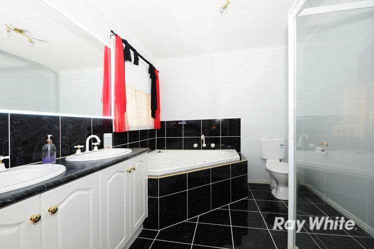 92 Cherryhills Drive, CRANBOURNE VIC 3977, Cranbourne - Thumbnail 7