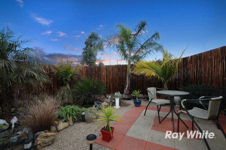 92 Cherryhills Drive, CRANBOURNE VIC 3977, Cranbourne - Thumbnail 8