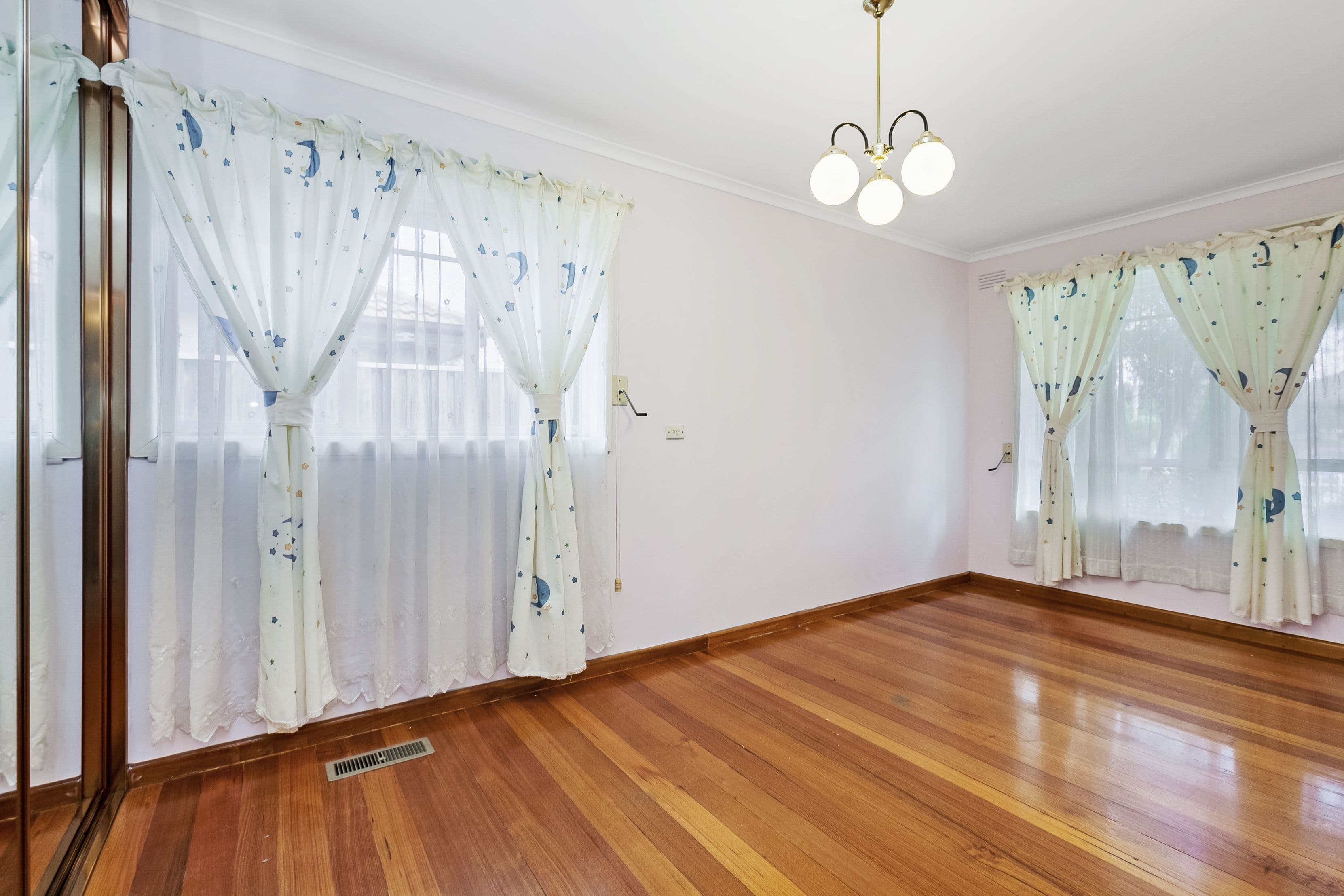 11 Bogong Court, Reservoir VIC 3073, Reservoir - Thumbnail 4