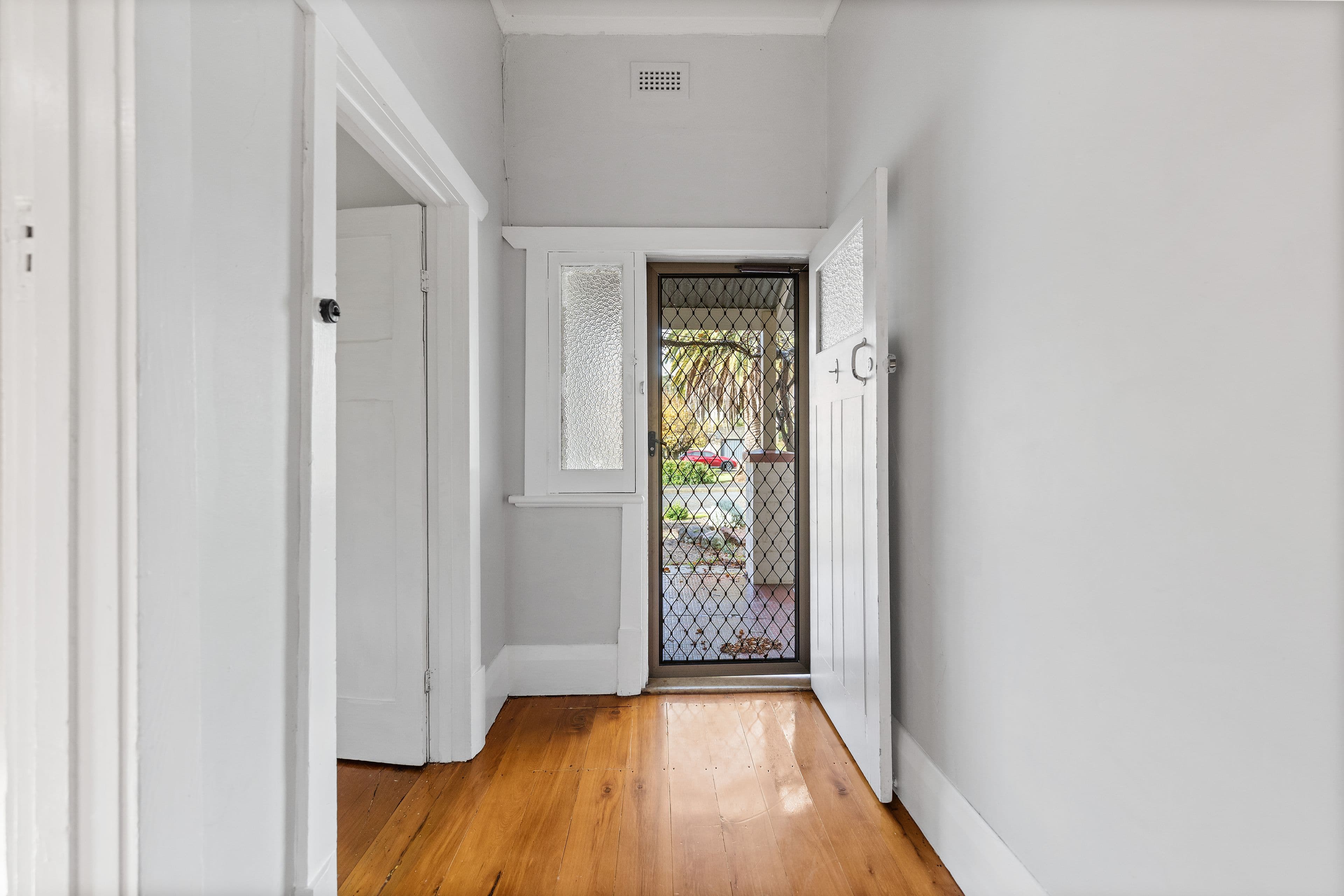 14 Jonathon Street, Clare SA 5453, Clare - Thumbnail 4