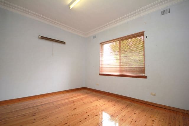 176 Virgil Avenue, CHESTER HILL NSW 2162, Chester Hill - Thumbnail 5