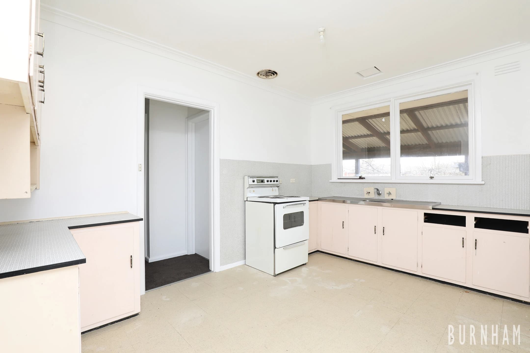 46 Manfred Avenue, ST ALBANS VIC 3021, St Albans - Thumbnail 4