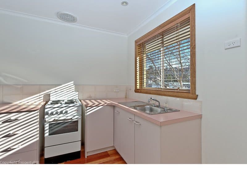 8  Alwyn Road, LENAH VALLEY TAS 7008, Lenah Valley - Thumbnail 6