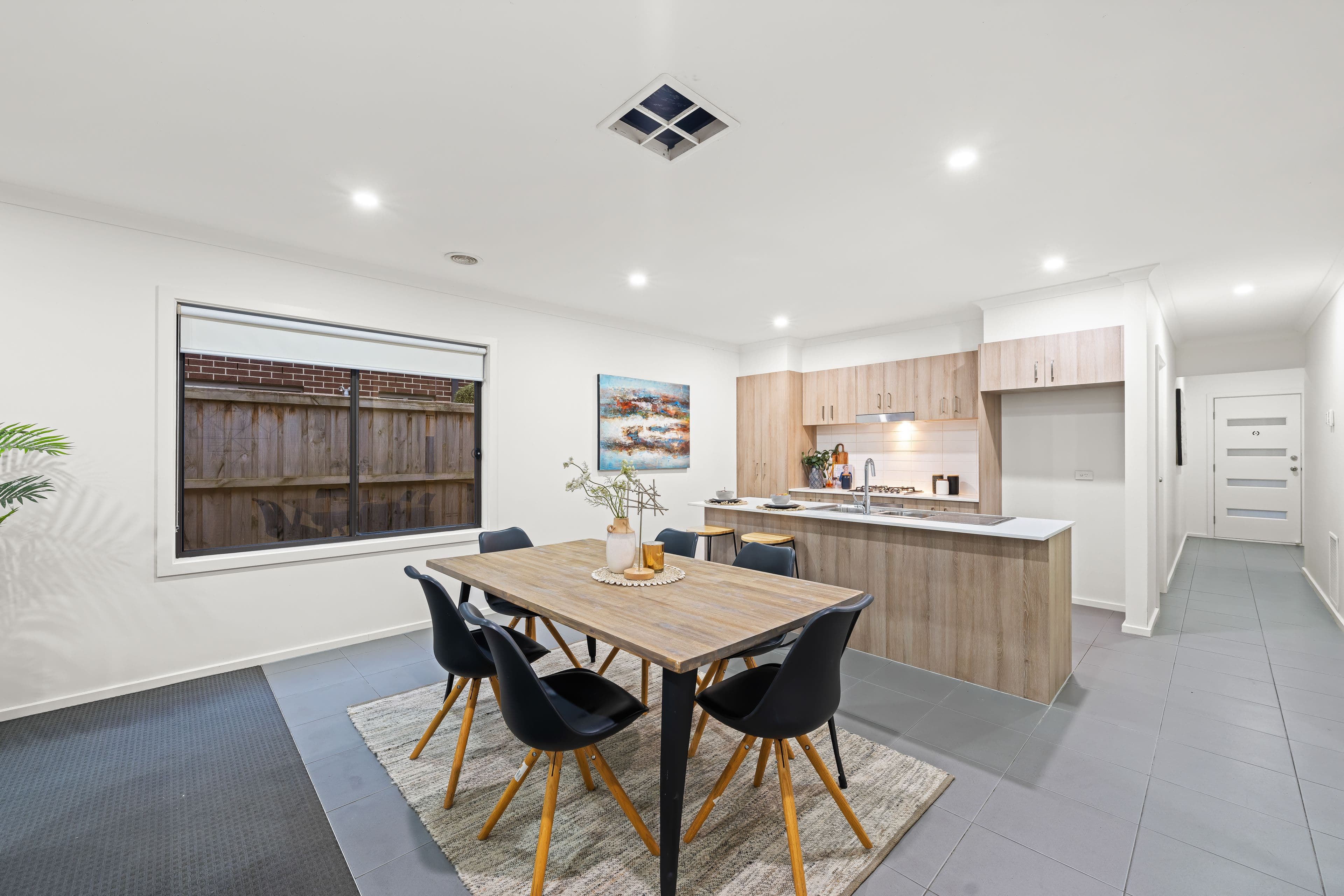 22 Sundaze Street, Clyde North VIC 3978, Clyde North - Thumbnail 3