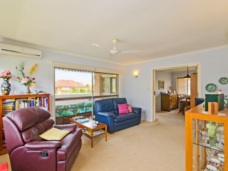 13 Hubbard Street, WAVELL HEIGHTS QLD 4012, Wavell Heights - Thumbnail 3