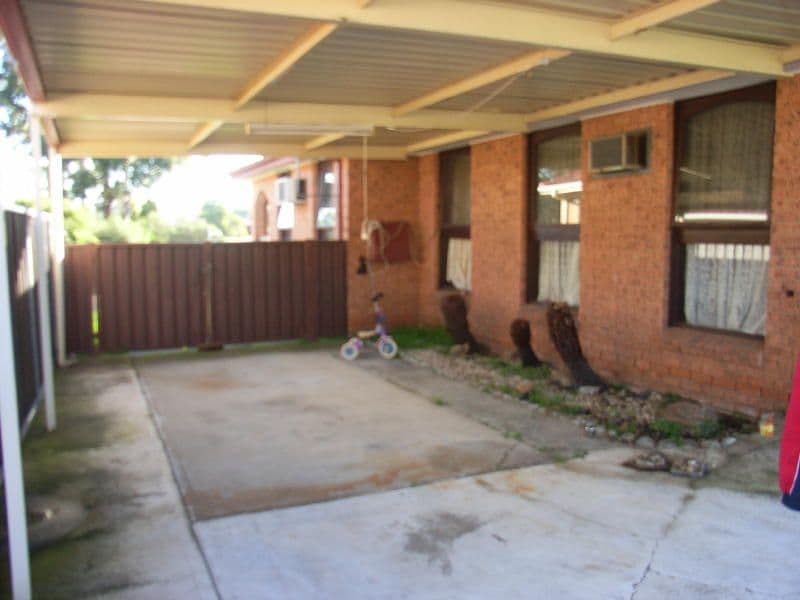 12  Lawley Street, BOSSLEY PARK NSW 2176, Bossley Park - Thumbnail 6