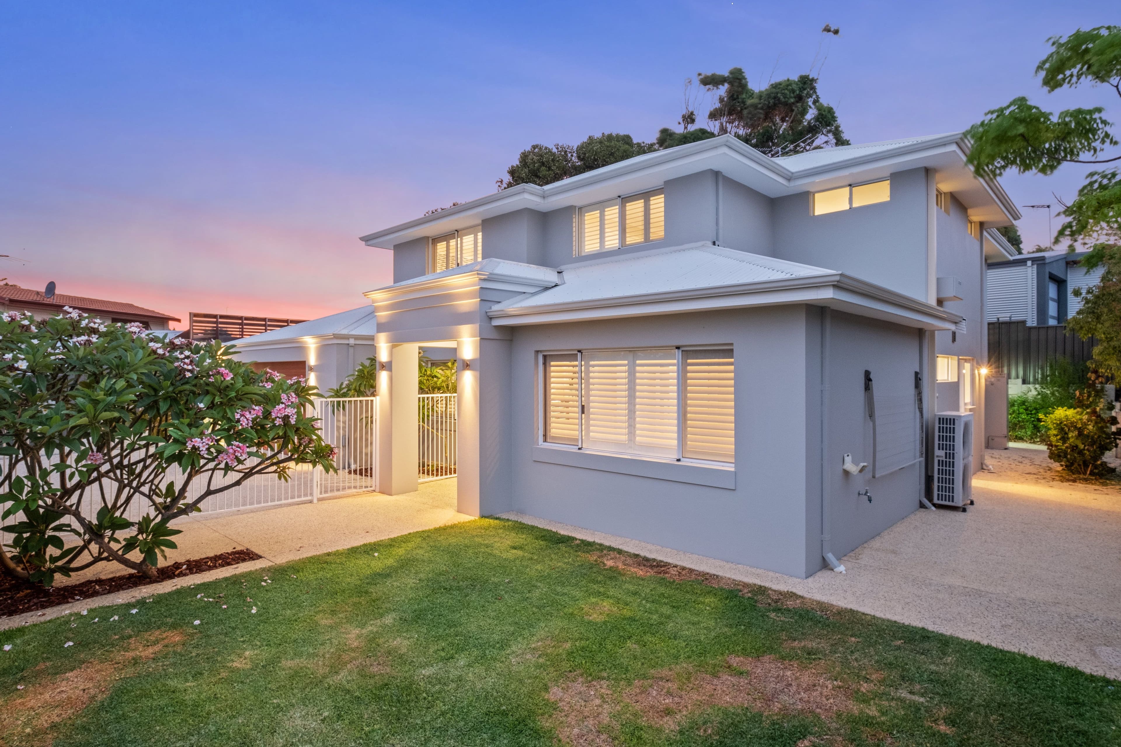 37 Kempenfeldt Avenue, Sorrento WA 6020, Sorrento - Thumbnail 2