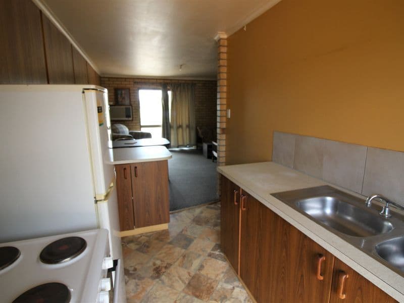 32 Barrow Street, Gayndah QLD 4625, Gayndah - Thumbnail 3