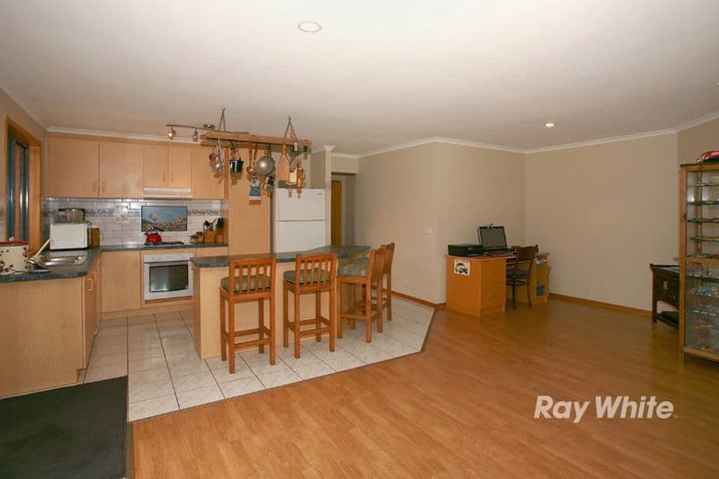 9 Seacombe Place, CRANBOURNE VIC 3977, Cranbourne - Thumbnail 5