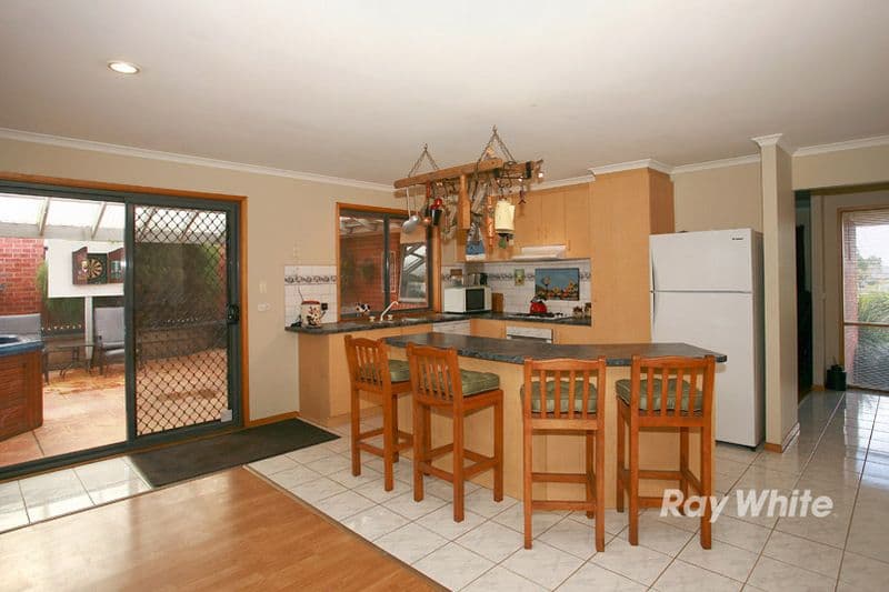 9 Seacombe Place, CRANBOURNE VIC 3977, Cranbourne - Thumbnail 7