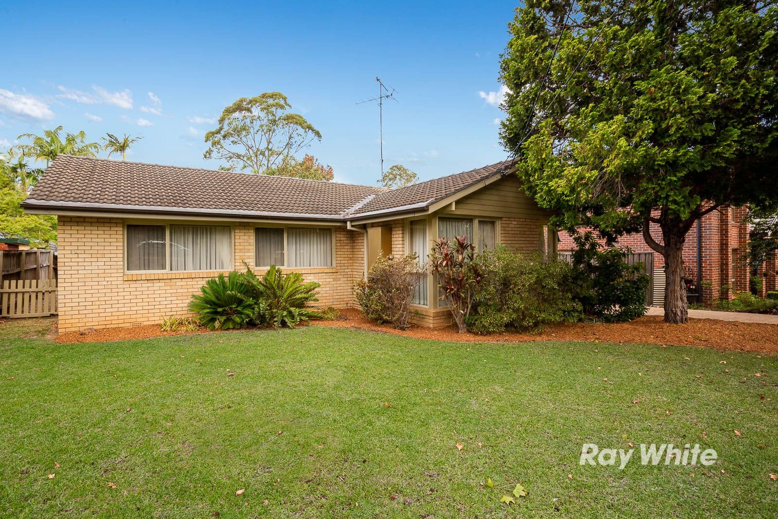 47 Roxborough Park Road, Castle Hill - Image 1