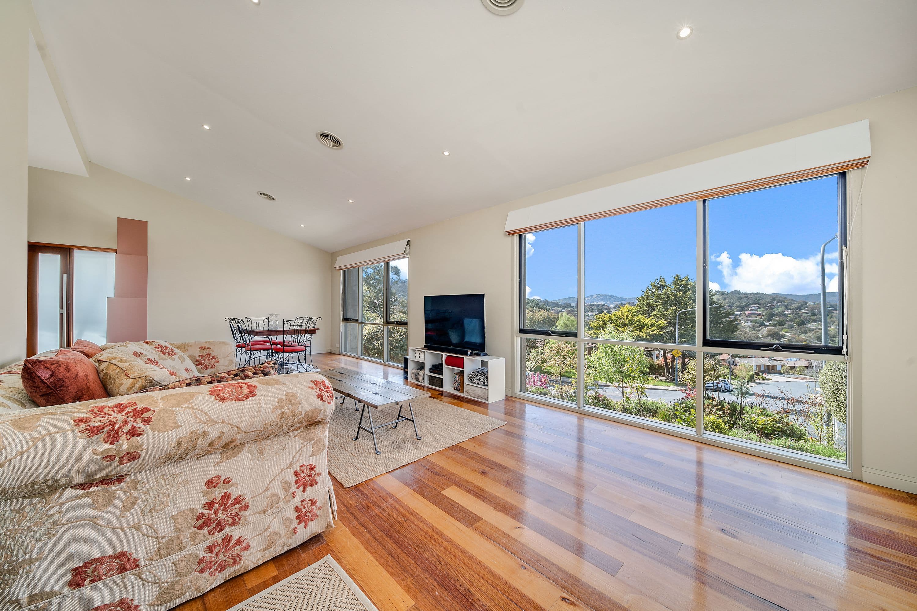 386 Bugden Avenue, Fadden ACT 2904, Fadden - Thumbnail 4