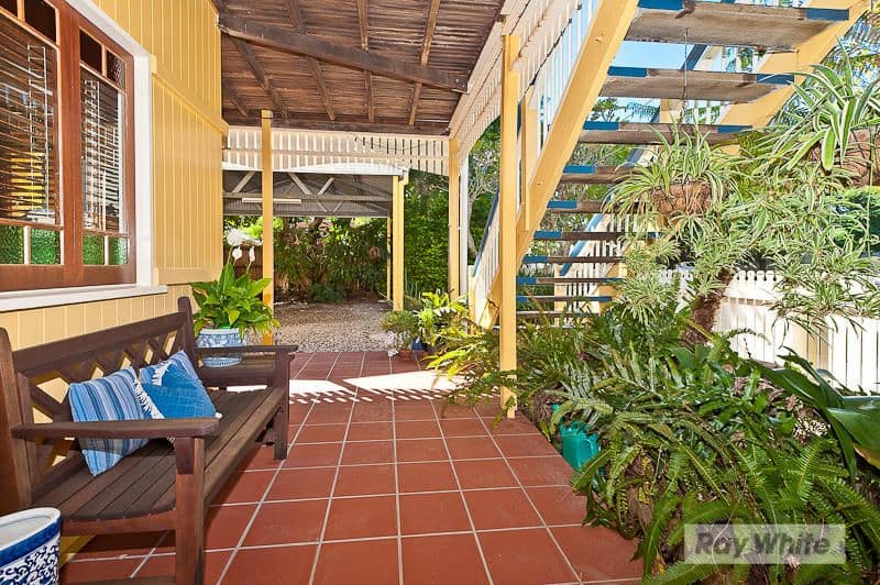 31 Palm Avenue, SANDGATE QLD 4017, Sandgate - Thumbnail 2