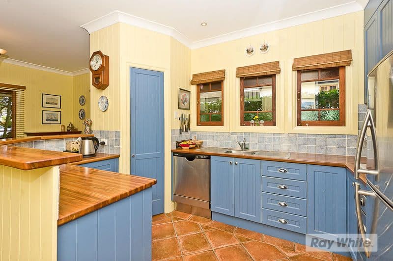 31 Palm Avenue, SANDGATE QLD 4017, Sandgate - Thumbnail 5