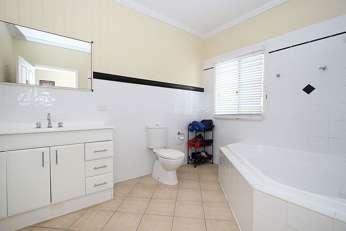 18 Liverpool Street, North Ipswich QLD 4305, North Ipswich - Thumbnail 4