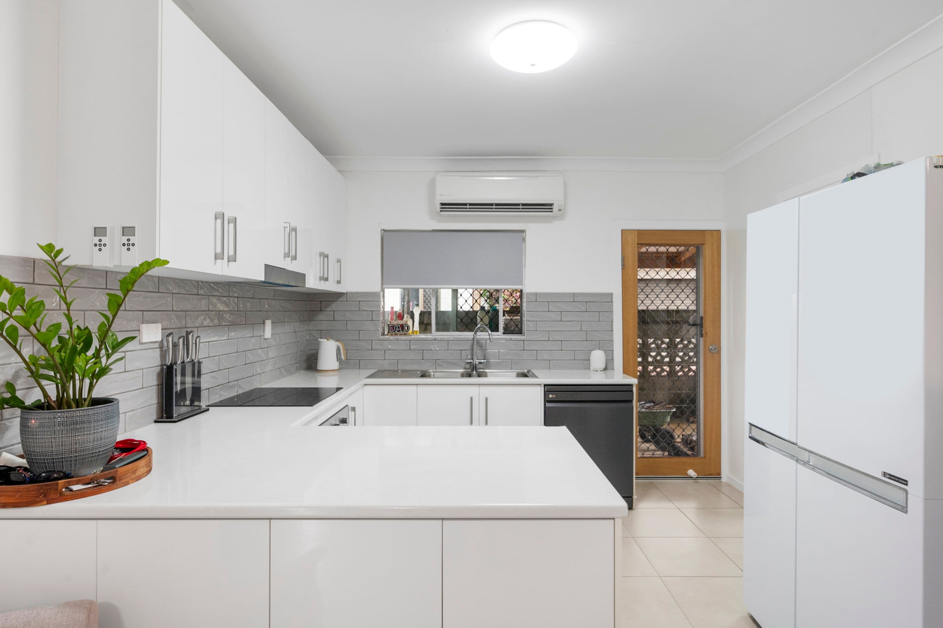 4 Watson Street, Rosslea QLD 4812, Rosslea - Thumbnail 3