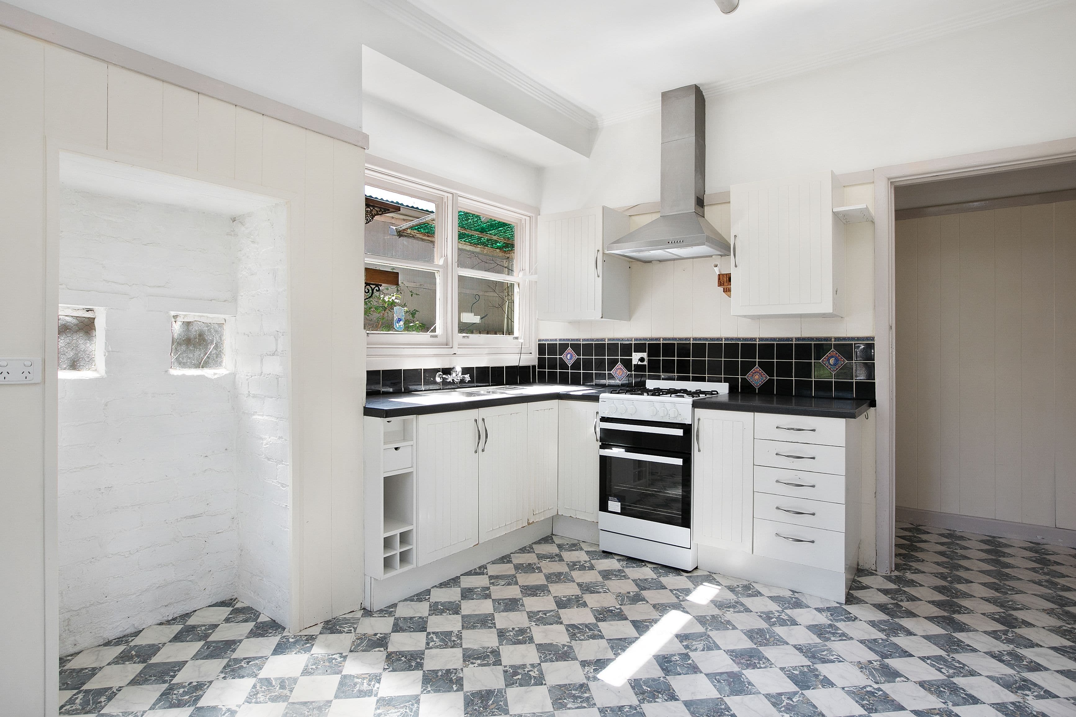 38 Pine Street, Reservoir VIC 3073, Reservoir - Thumbnail 4
