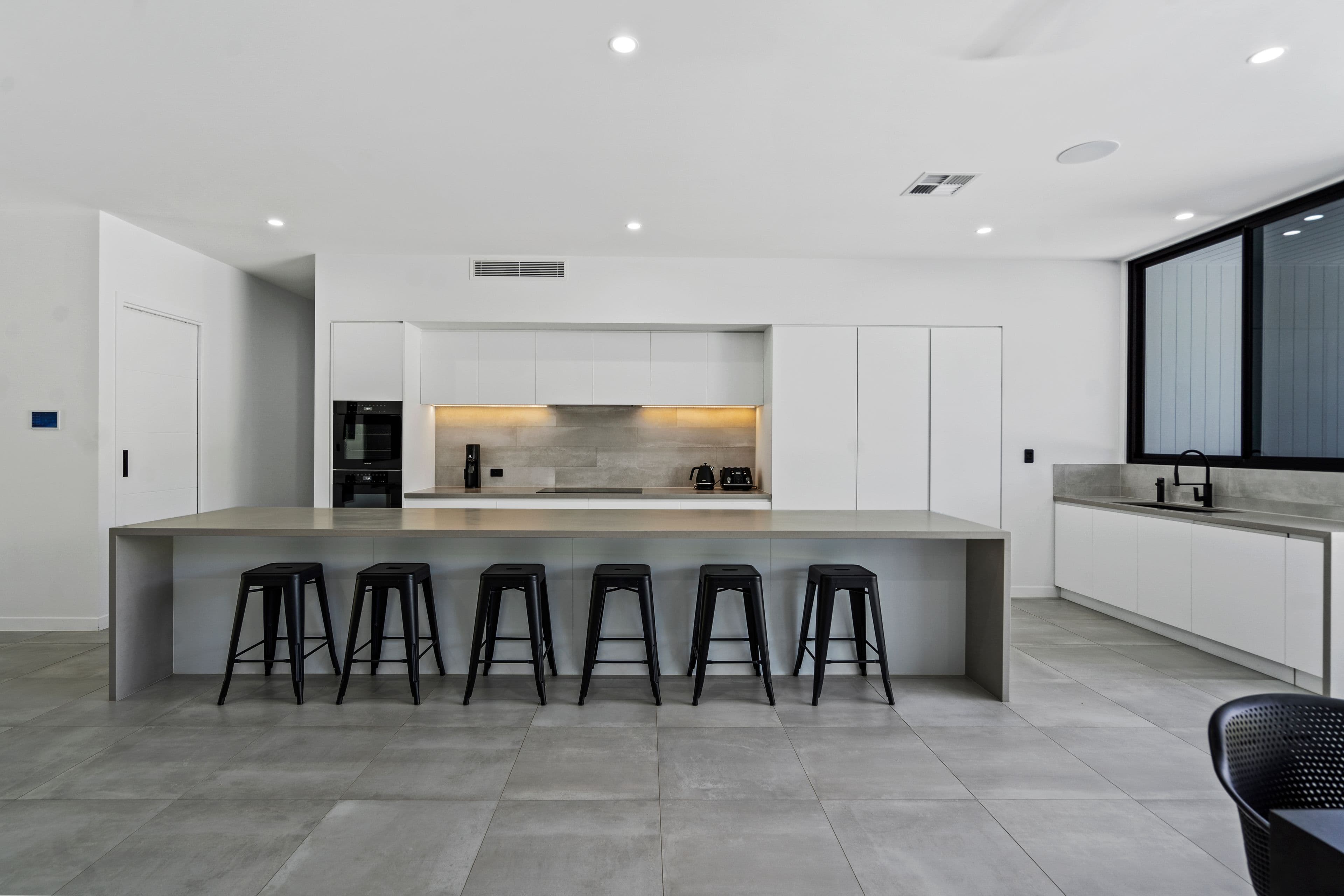24 George Nothling Drive, Point Lookout QLD 4183, Point Lookout - Thumbnail 2