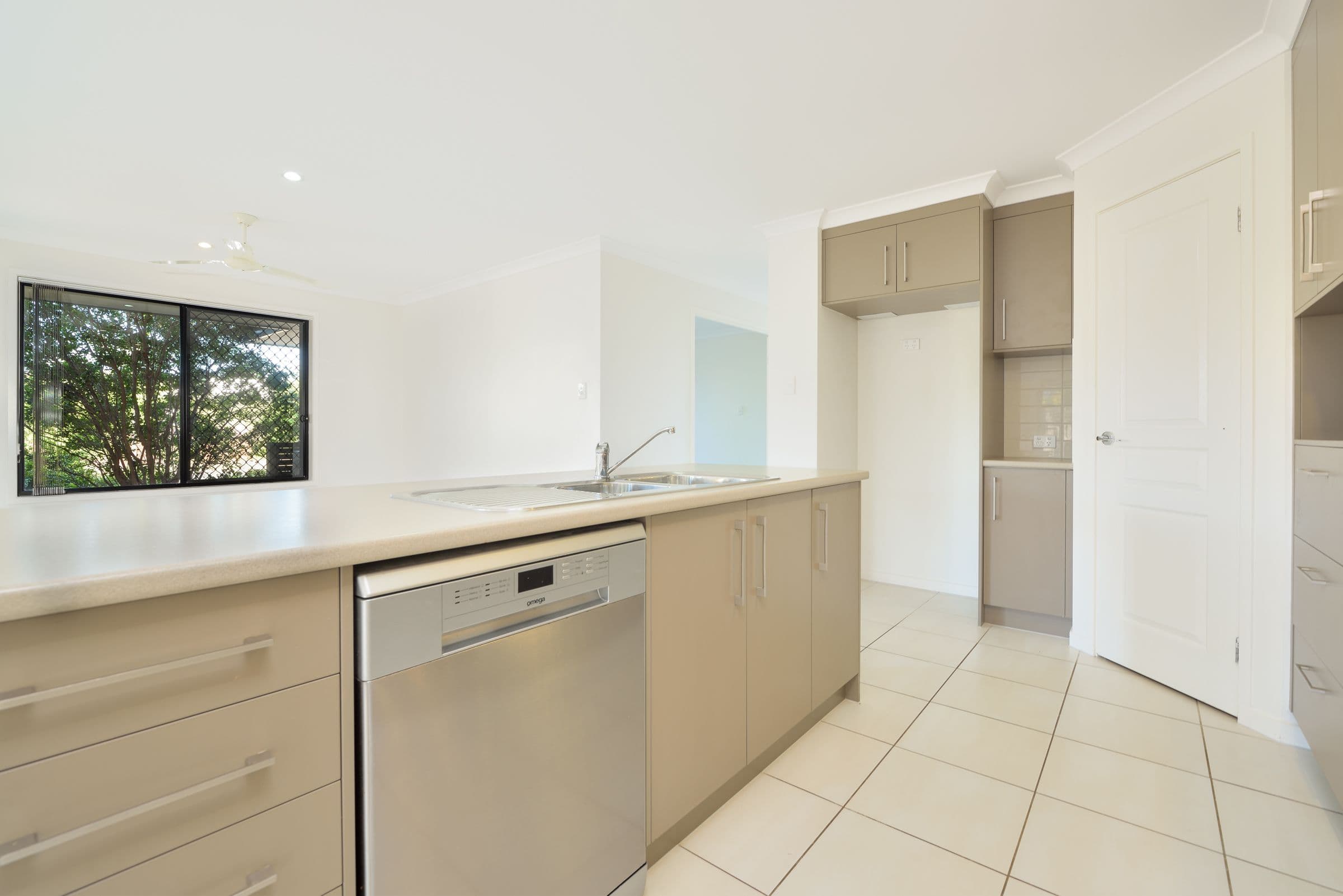 2 Sundew Street, New Auckland QLD 4680, New Auckland - Thumbnail 5