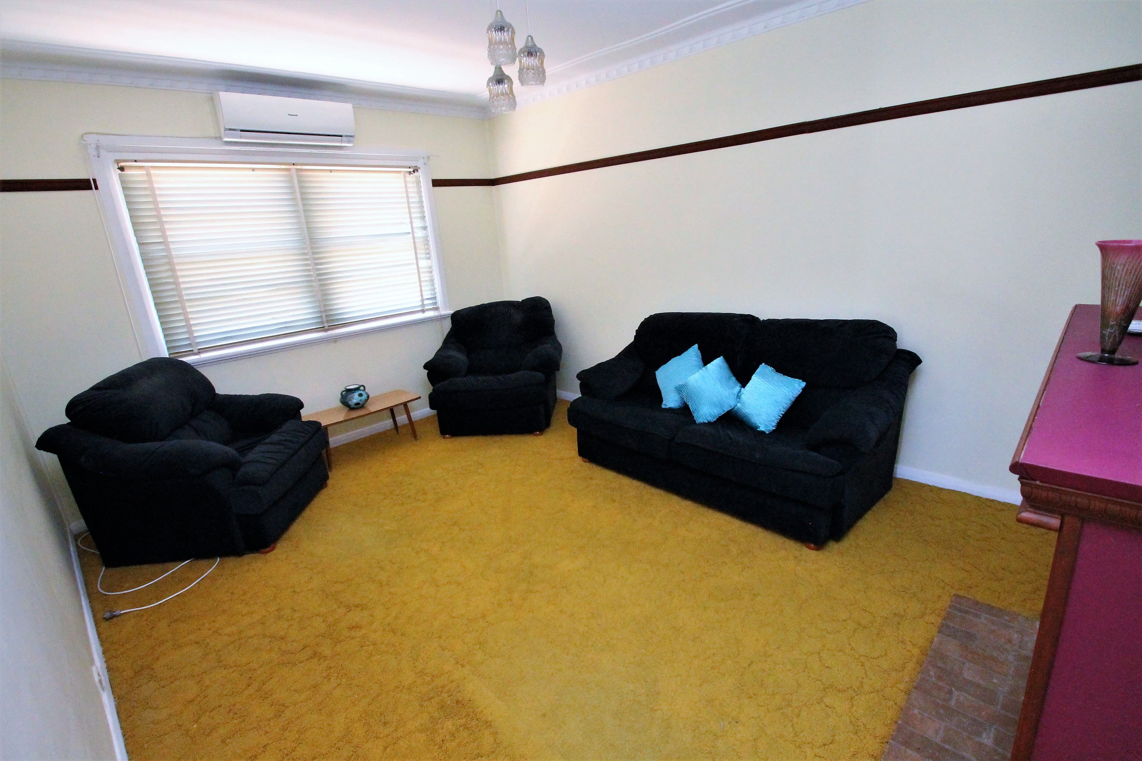 8 Sisson Street, Willow Tree - Thumbnail 3