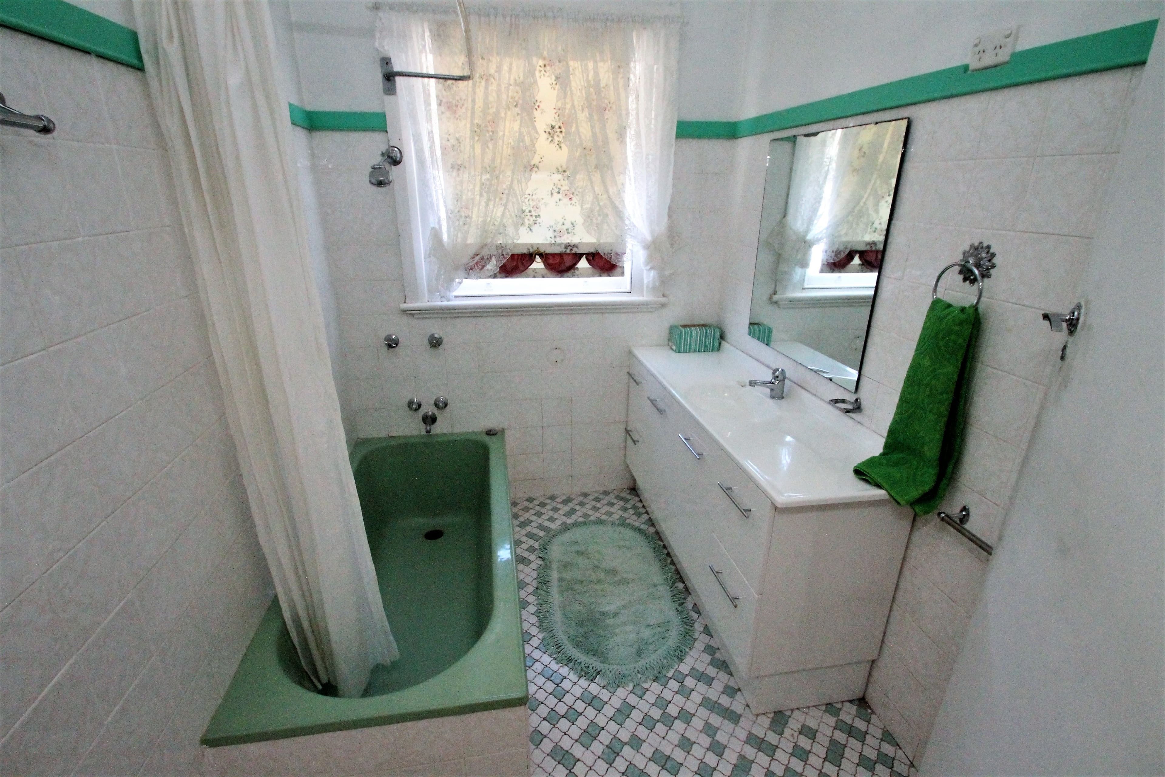 8 Sisson Street, Willow Tree - Thumbnail 8