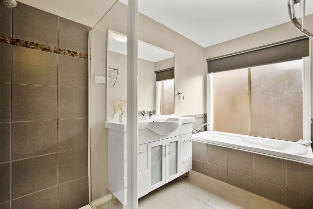 44 Flemington Crescent, Werribee VIC 3030, Werribee - Thumbnail 8