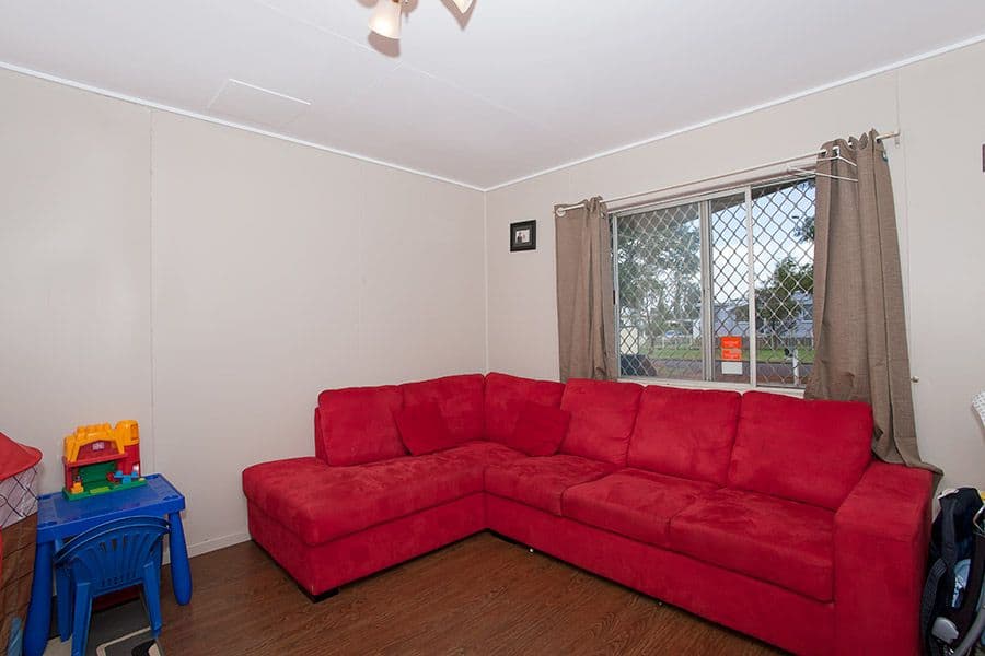 17 Wombyra Street, NEWTOWN QLD 4350, Newtown - Thumbnail 2