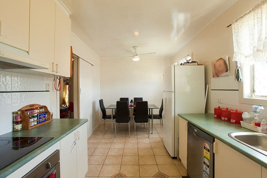 17 Wombyra Street, NEWTOWN QLD 4350, Newtown - Thumbnail 3