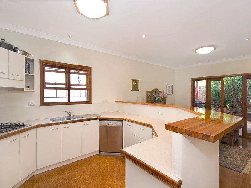 309 Verney Road East, GRACEVILLE QLD 4075, Graceville - Thumbnail 2