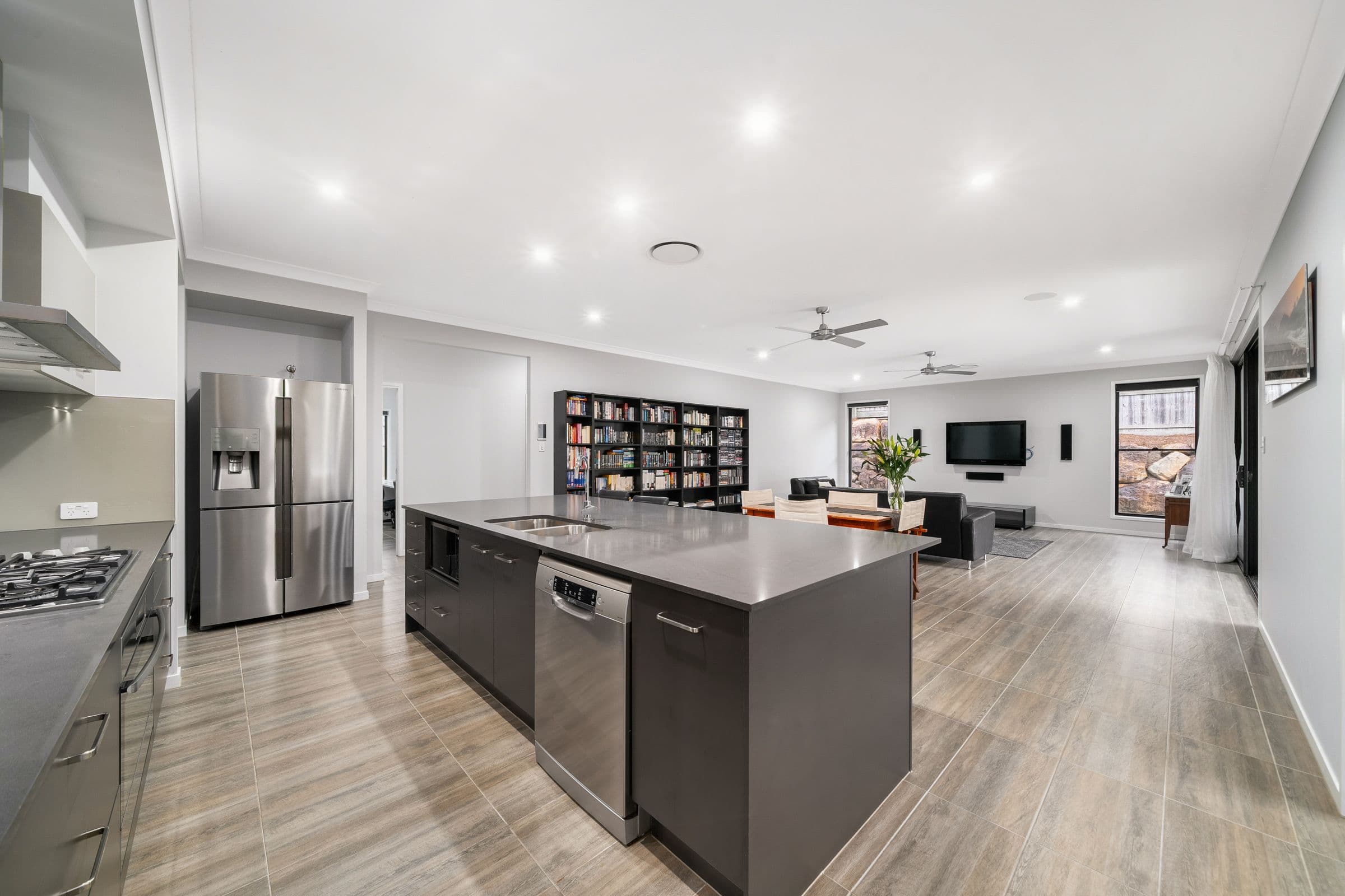 9 Hotham Close, North Lakes QLD 4509, North Lakes - Thumbnail 4