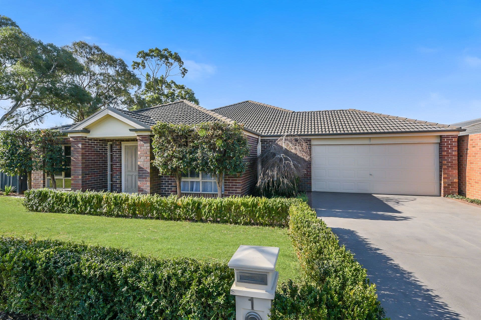 1 Talinga Court, Berwick VIC 3806, Berwick - Thumbnail 2