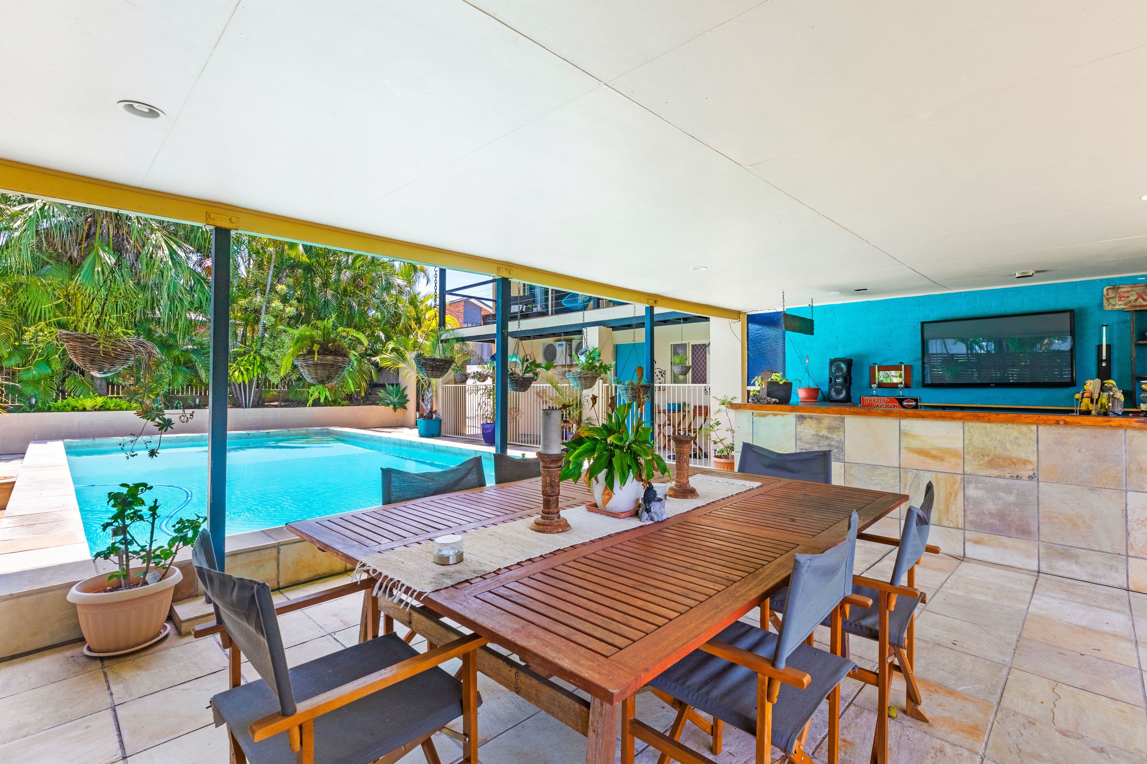 8 Woomerah Street, Cannonvale QLD 4802, Cannonvale - Thumbnail 2