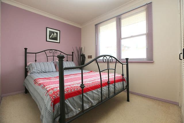 2 Leon Avenue, Georges Hall NSW 2198, Georges Hall - Thumbnail 8
